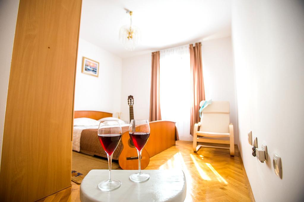 Split Apartments Shell ภายนอก รูปภาพ