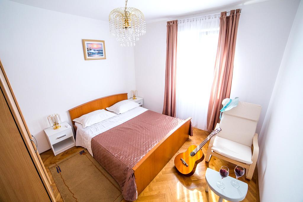 Split Apartments Shell ภายนอก รูปภาพ