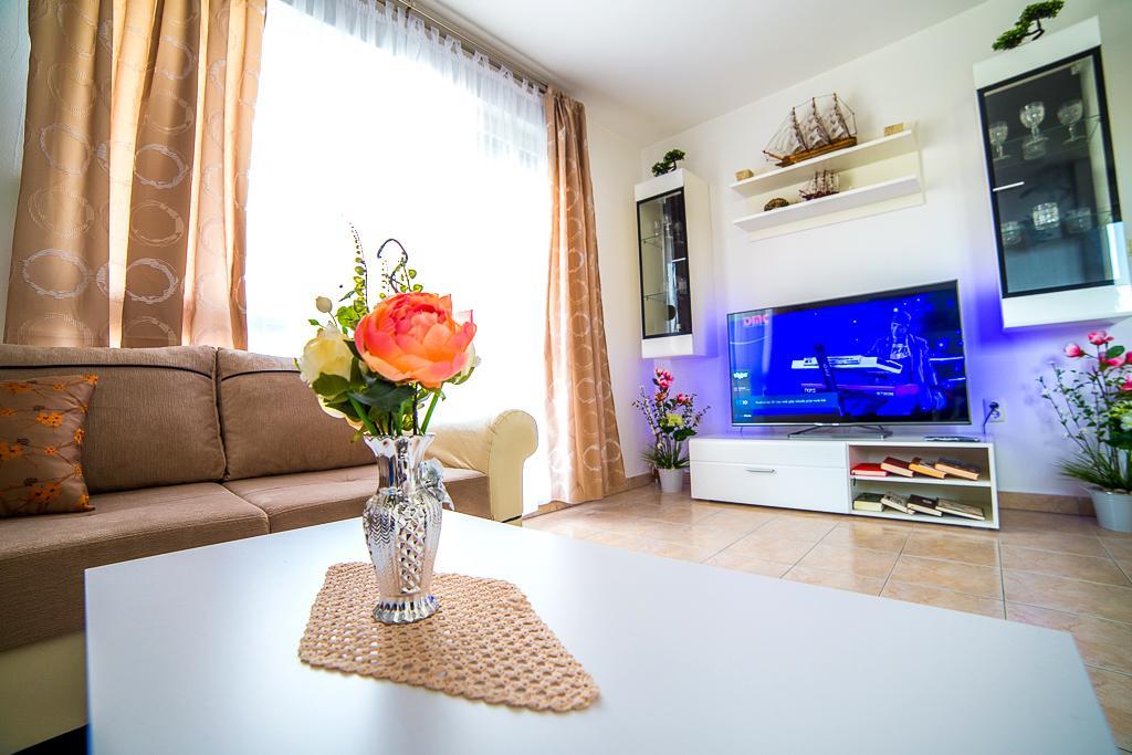 Split Apartments Shell ภายนอก รูปภาพ