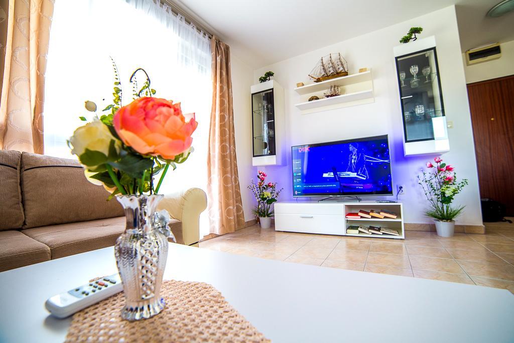 Split Apartments Shell ภายนอก รูปภาพ